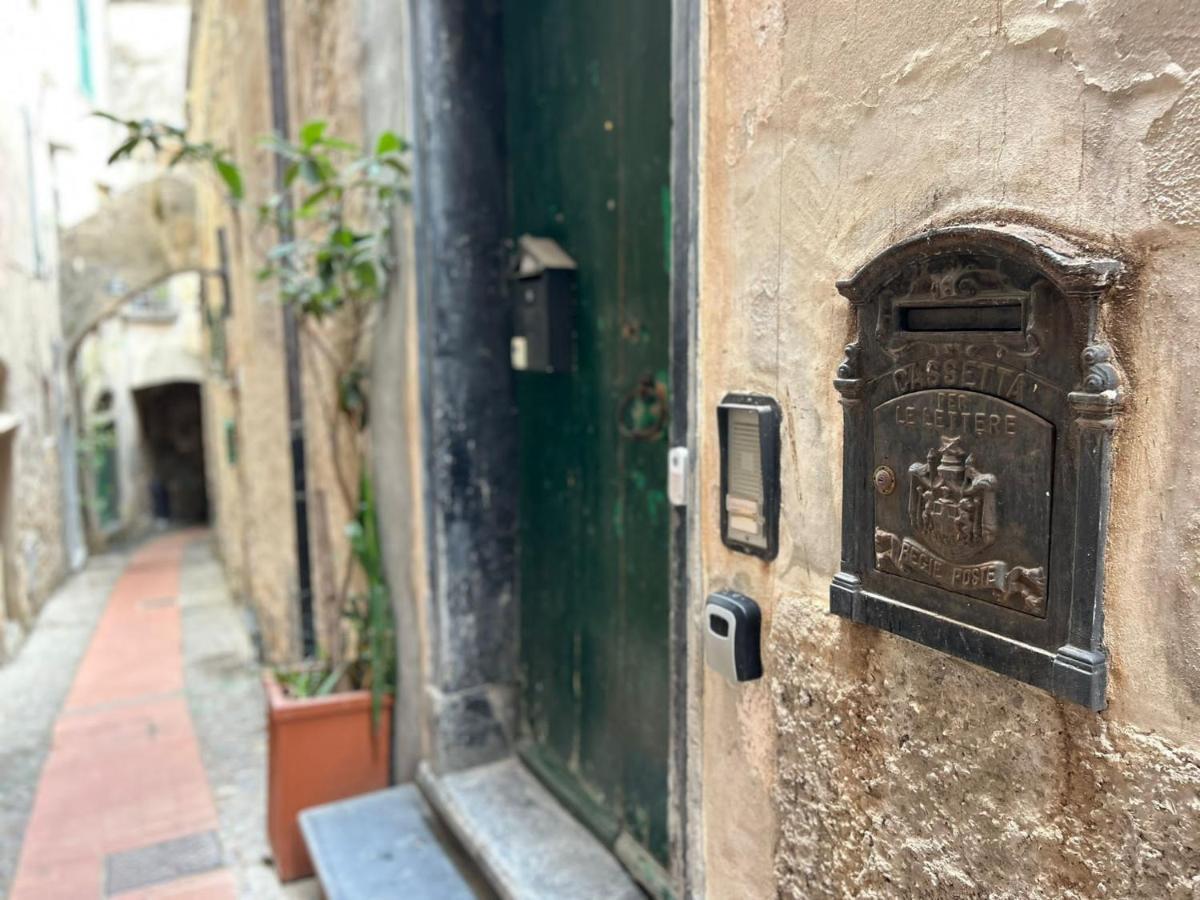 La Finestra Sul Borgo Bed and Breakfast Cervo Exteriör bild