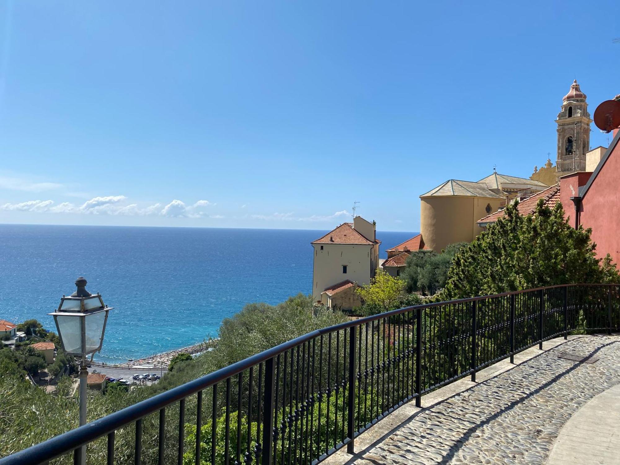 La Finestra Sul Borgo Bed and Breakfast Cervo Exteriör bild
